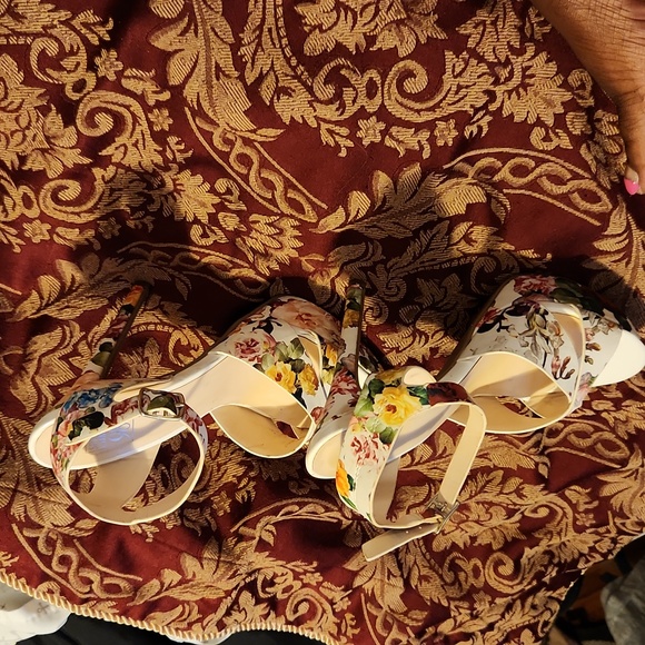 Heels - Picture 2 of 2